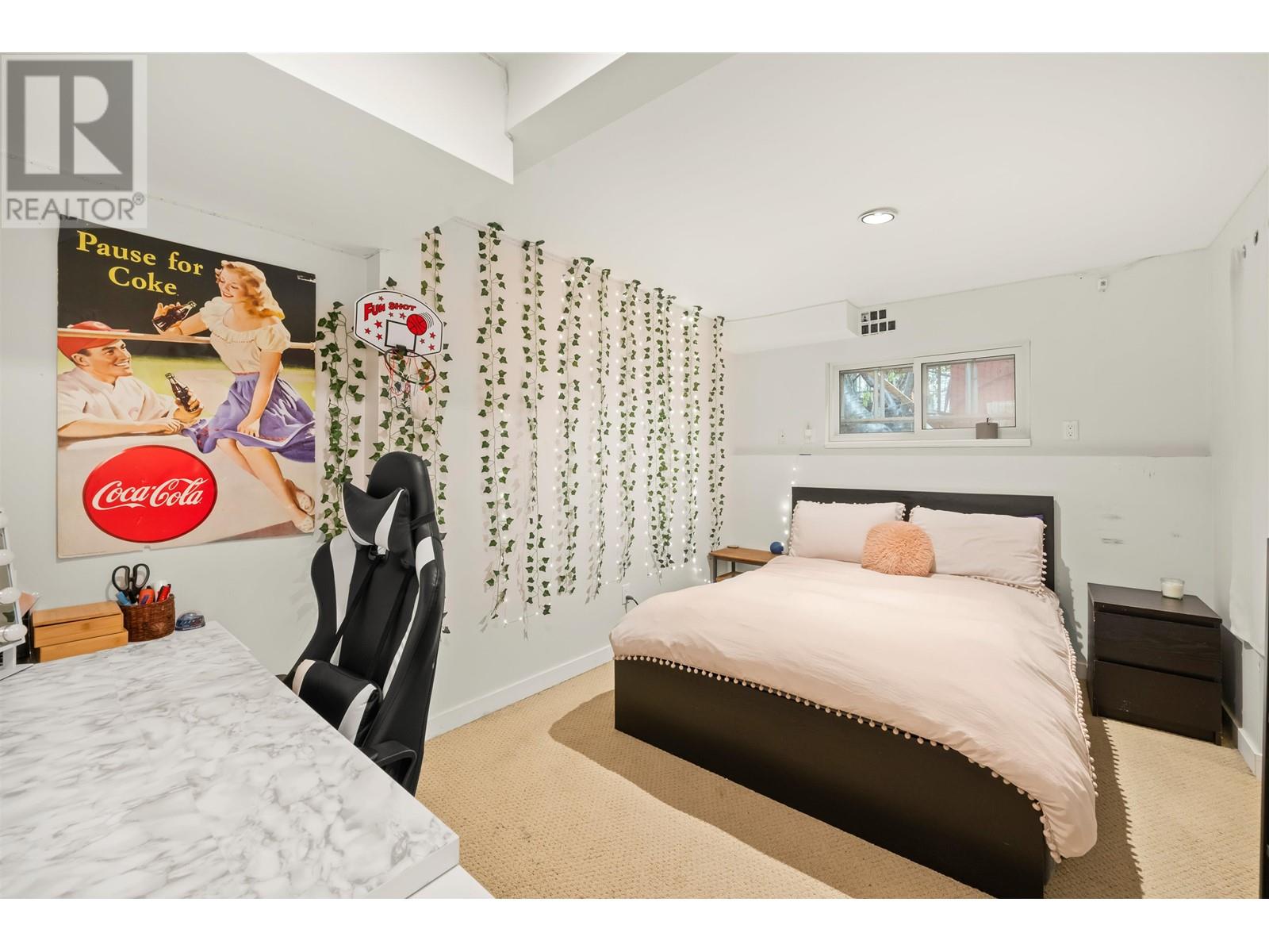 4585 Cove Cliff Road, North Vancouver, British Columbia  V7G 1H7 - Photo 18 - R2977344