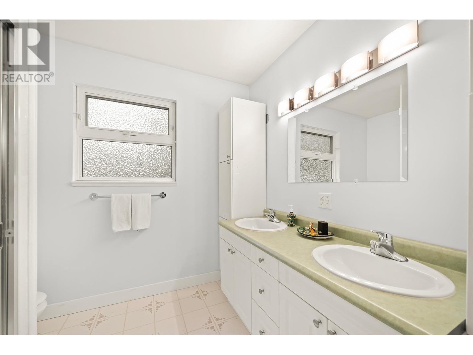 4585 Cove Cliff Road, North Vancouver, British Columbia  V7G 1H7 - Photo 26 - R2977344