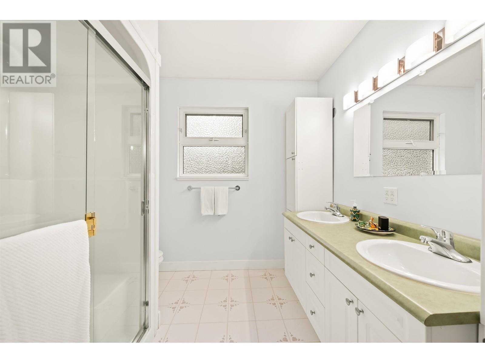 4585 Cove Cliff Road, North Vancouver, British Columbia  V7G 1H7 - Photo 25 - R2977344