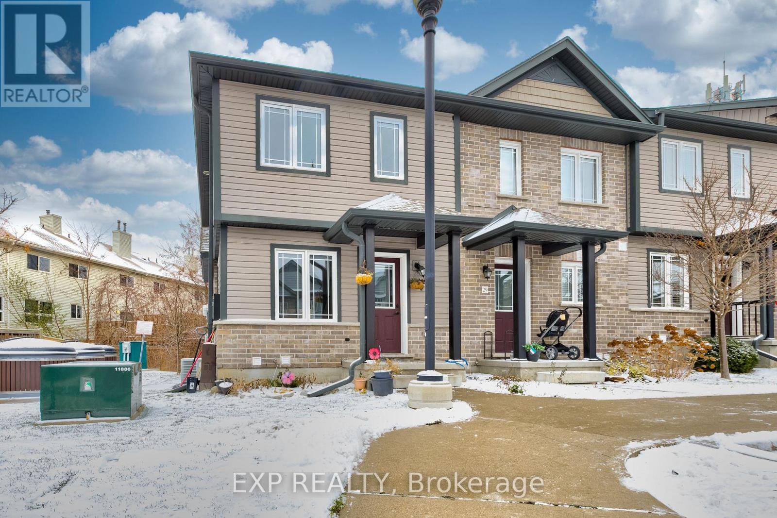 Property at 30 - 350 DUNDAS STREET S image 2