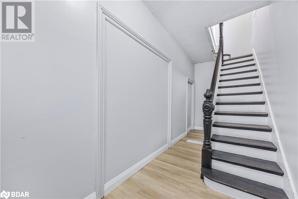66 Matchedash Street S, Orillia, Ontario  L3V 4W5 - Photo 6 - 40706130
