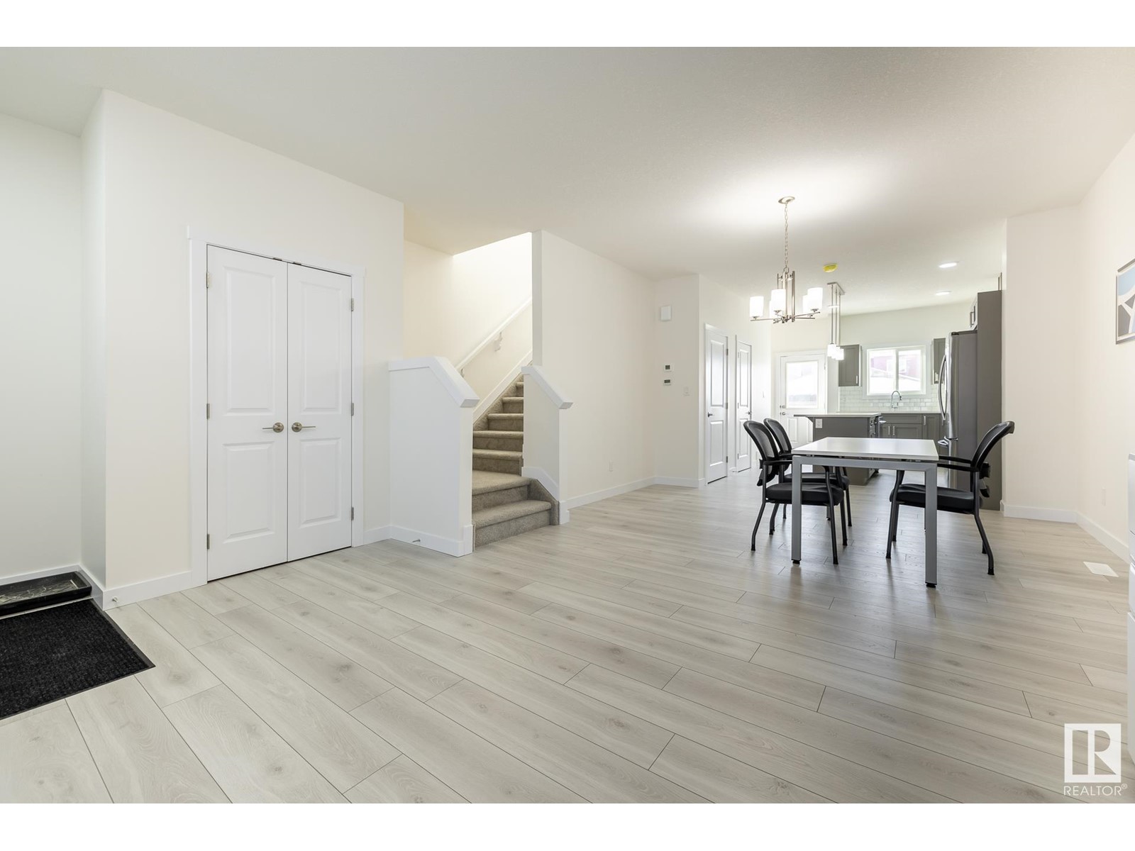 Property at 413 27 ST SW image 5