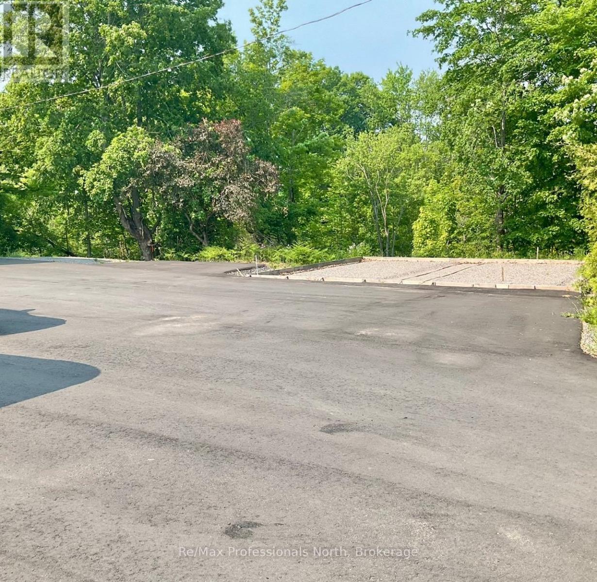 90 Ann Street, Bracebridge, Ontario  P1L 1M1 - Photo 37 - X12003802