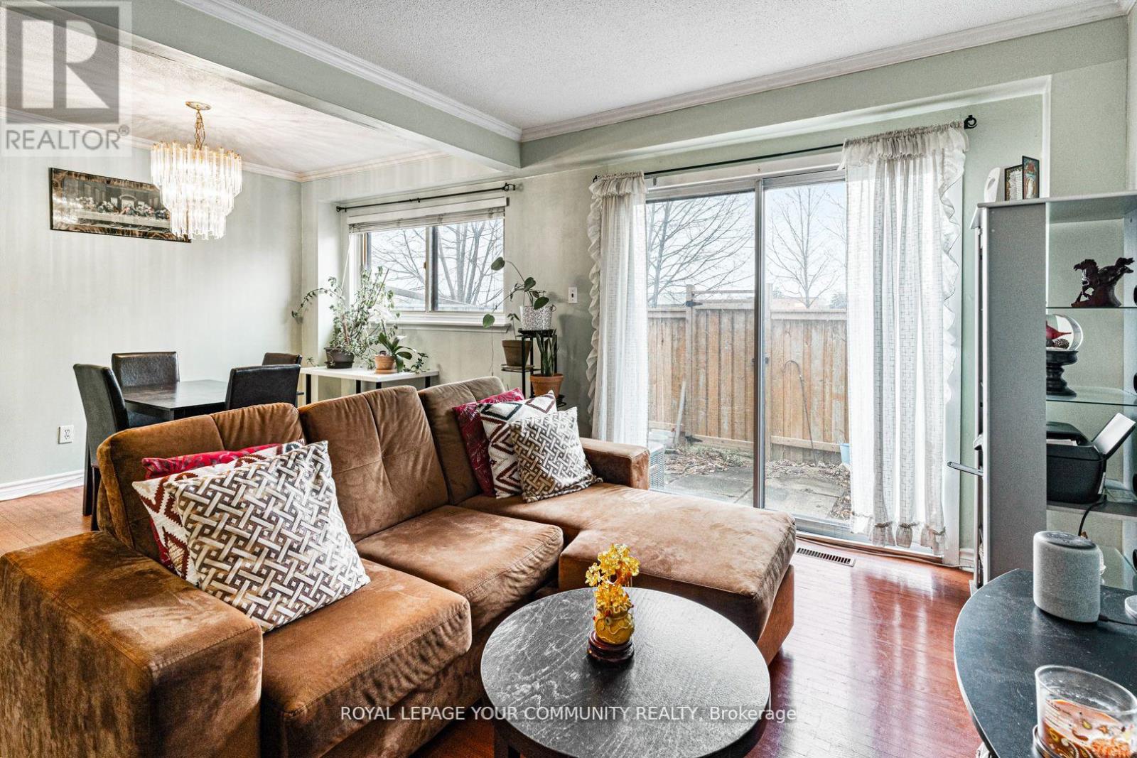 Property at 336 FLEETWOOD CRESCENT image 5