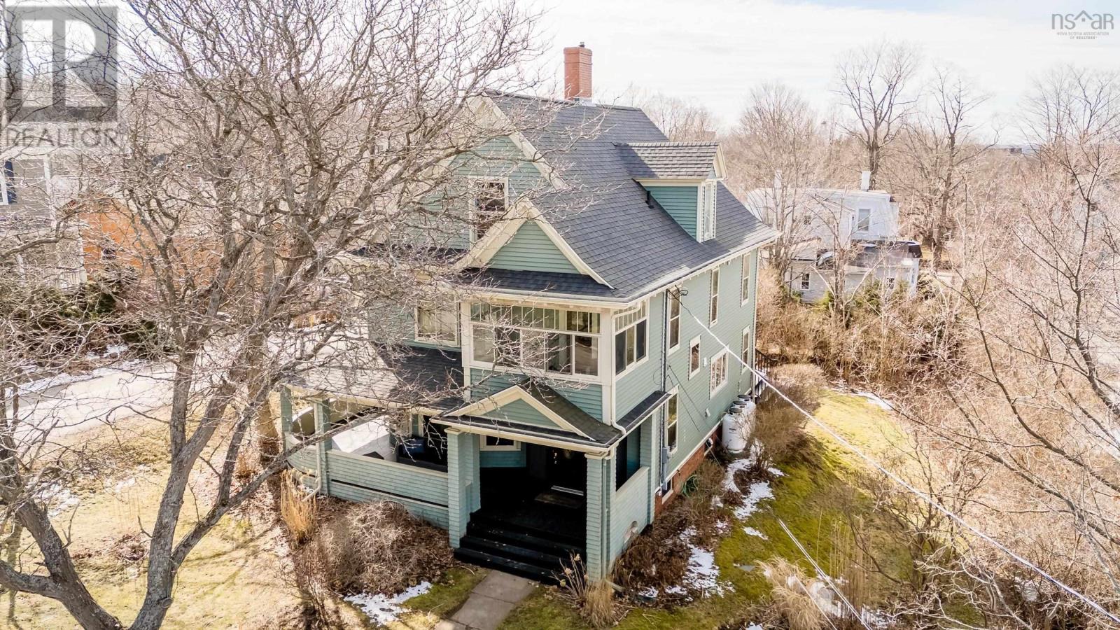 14 Locust Avenue, wolfville, Nova Scotia