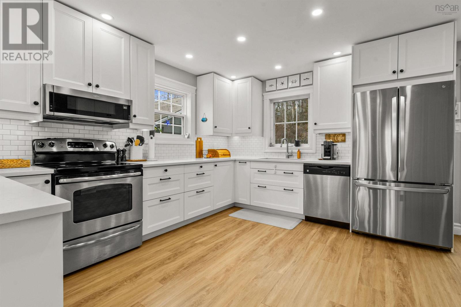 3955 St Margarets Bay Road, Hubley, Nova Scotia  B3Z 1C2 - Photo 8 - 202504718