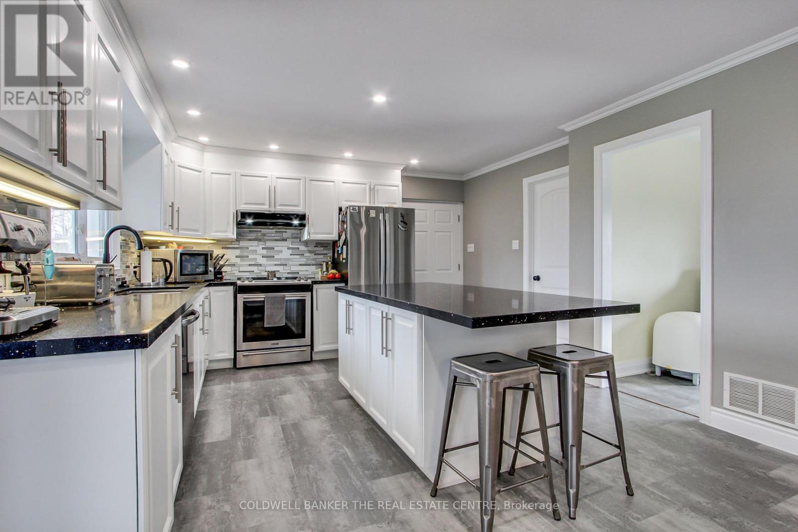 1109 Ravenshoe Road, East Gwillimbury, Ontario  L9P 1R2 - Photo 4 - N12017525
