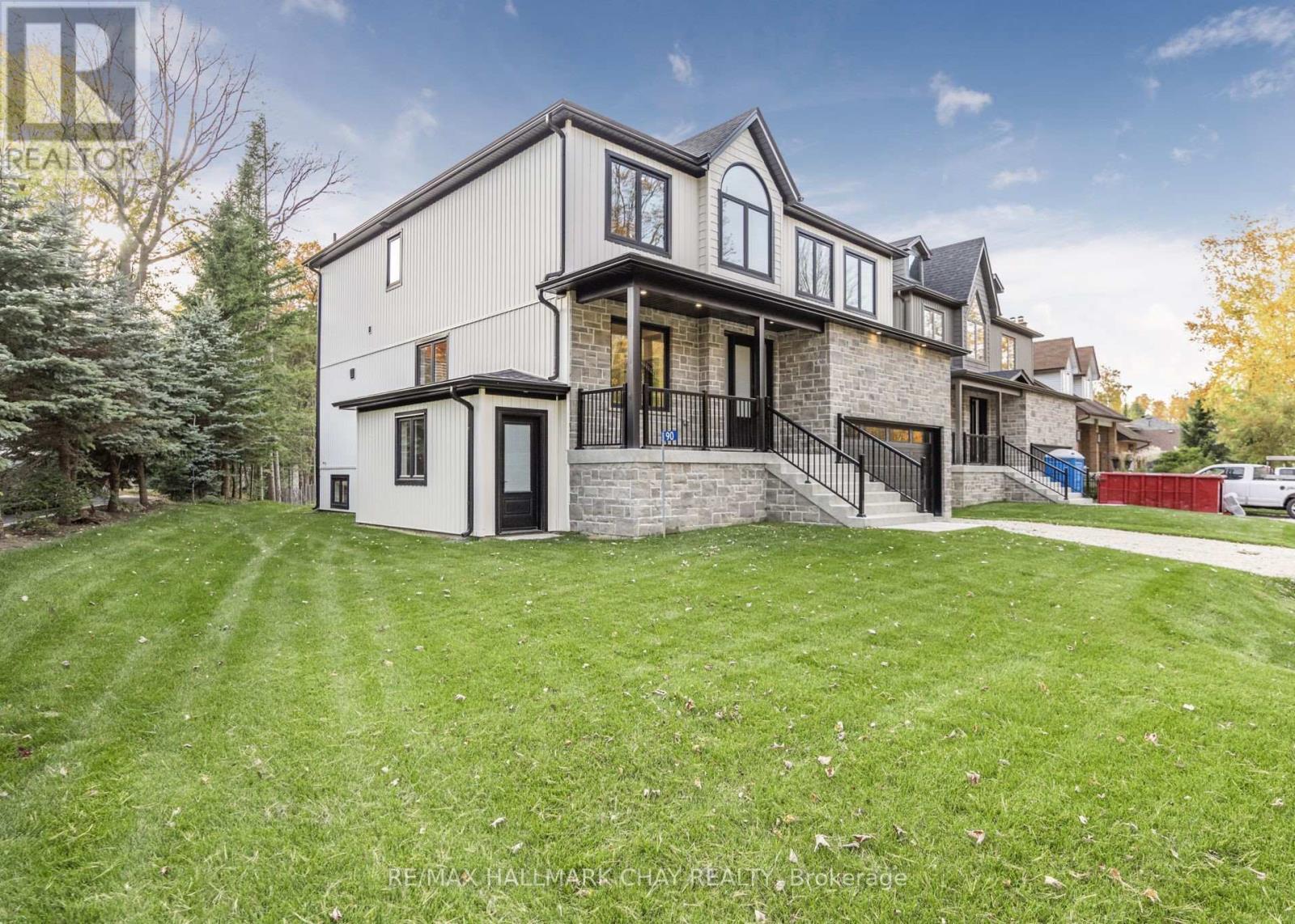 90 37th Street N, Wasaga Beach, Ontario  L9Z 2B5 - Photo 2 - S12017451