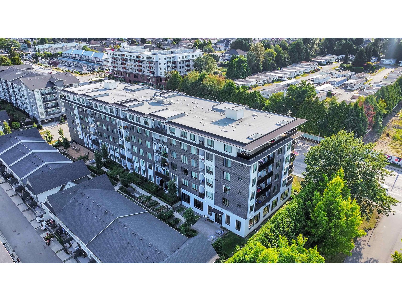220 13623 81a Avenue, Surrey, British Columbia  V3W 3N7 - Photo 4 - R2977036