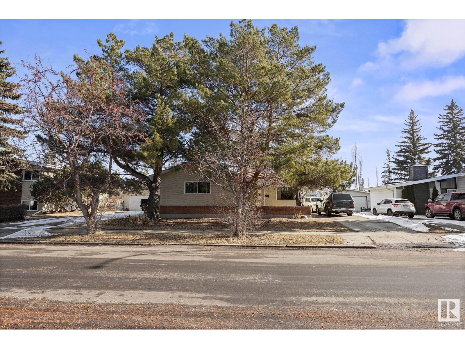 Property at 8107 171 ST NW image 2