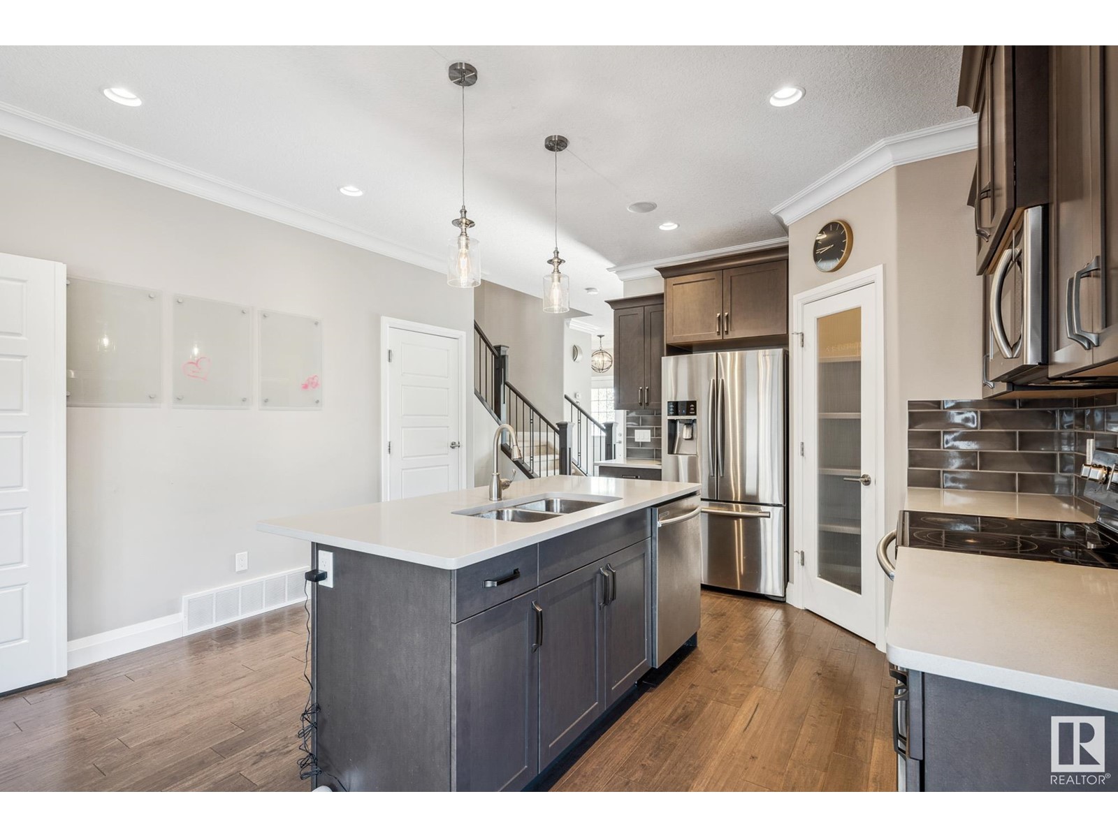Property at 628 ORTONA WY NW image 2