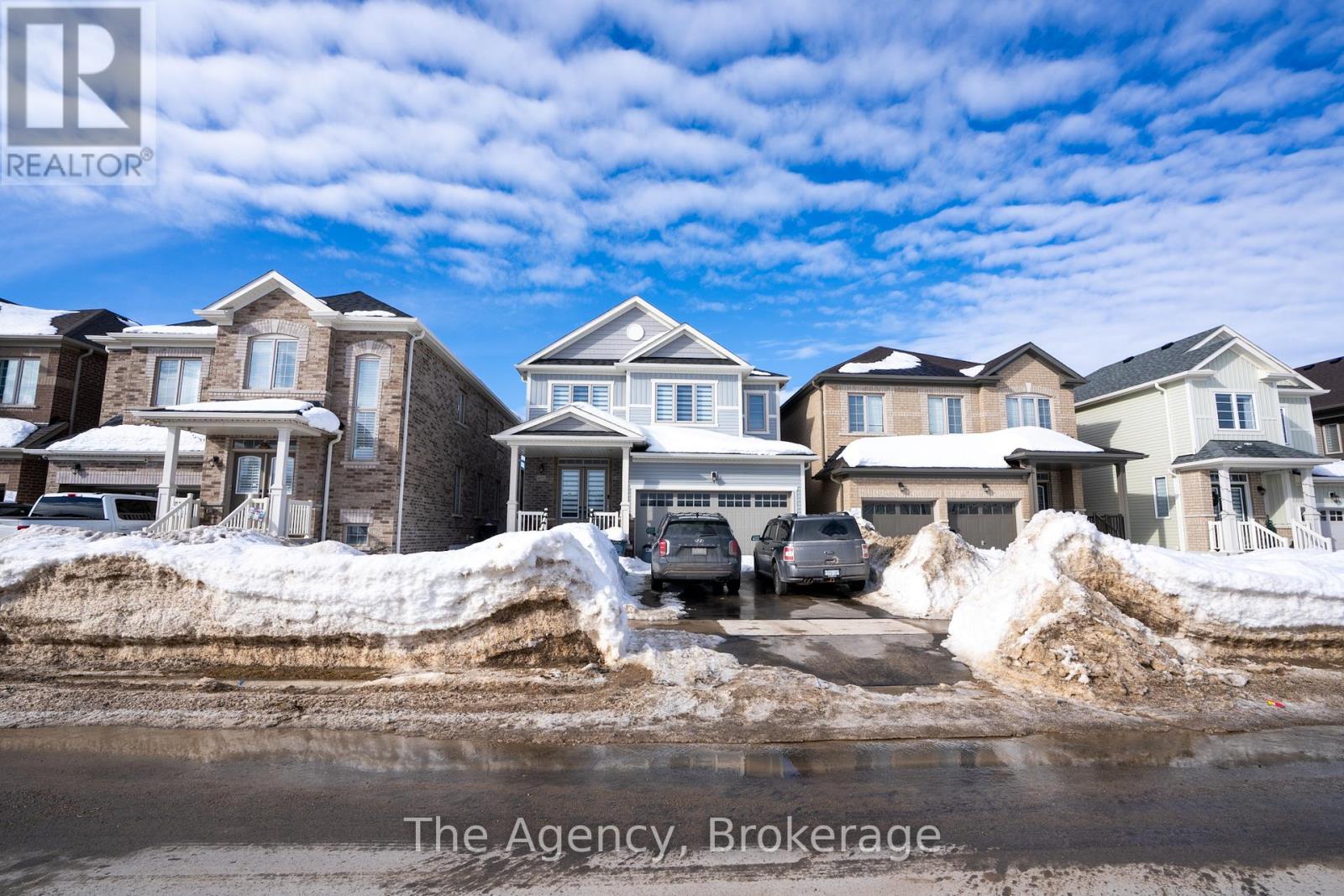 Property at 671 ANIHINAABE DRIVE image 2