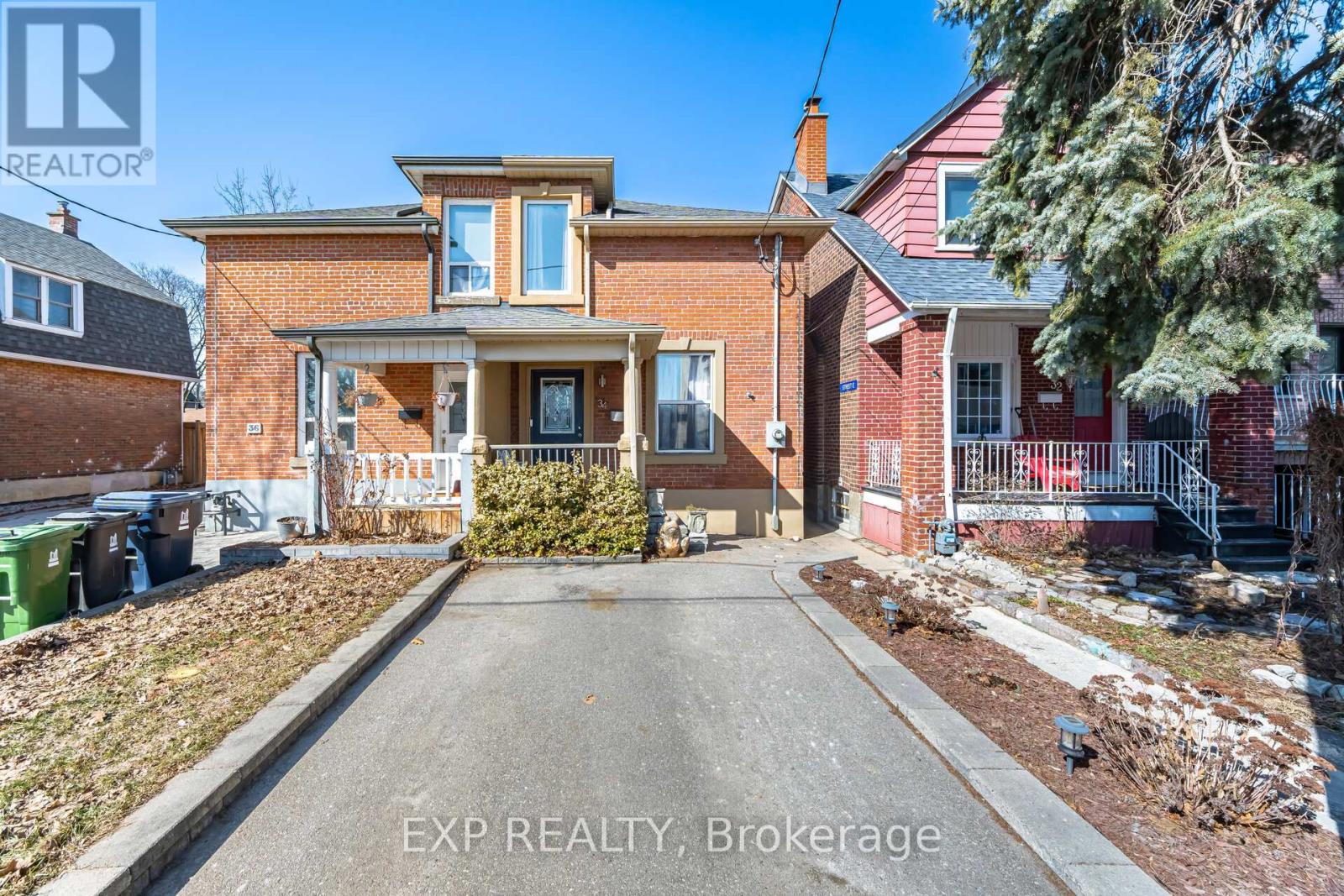 34 Dennis Avenue, Toronto, Ontario  M6N 2T6 - Photo 2 - W12015393