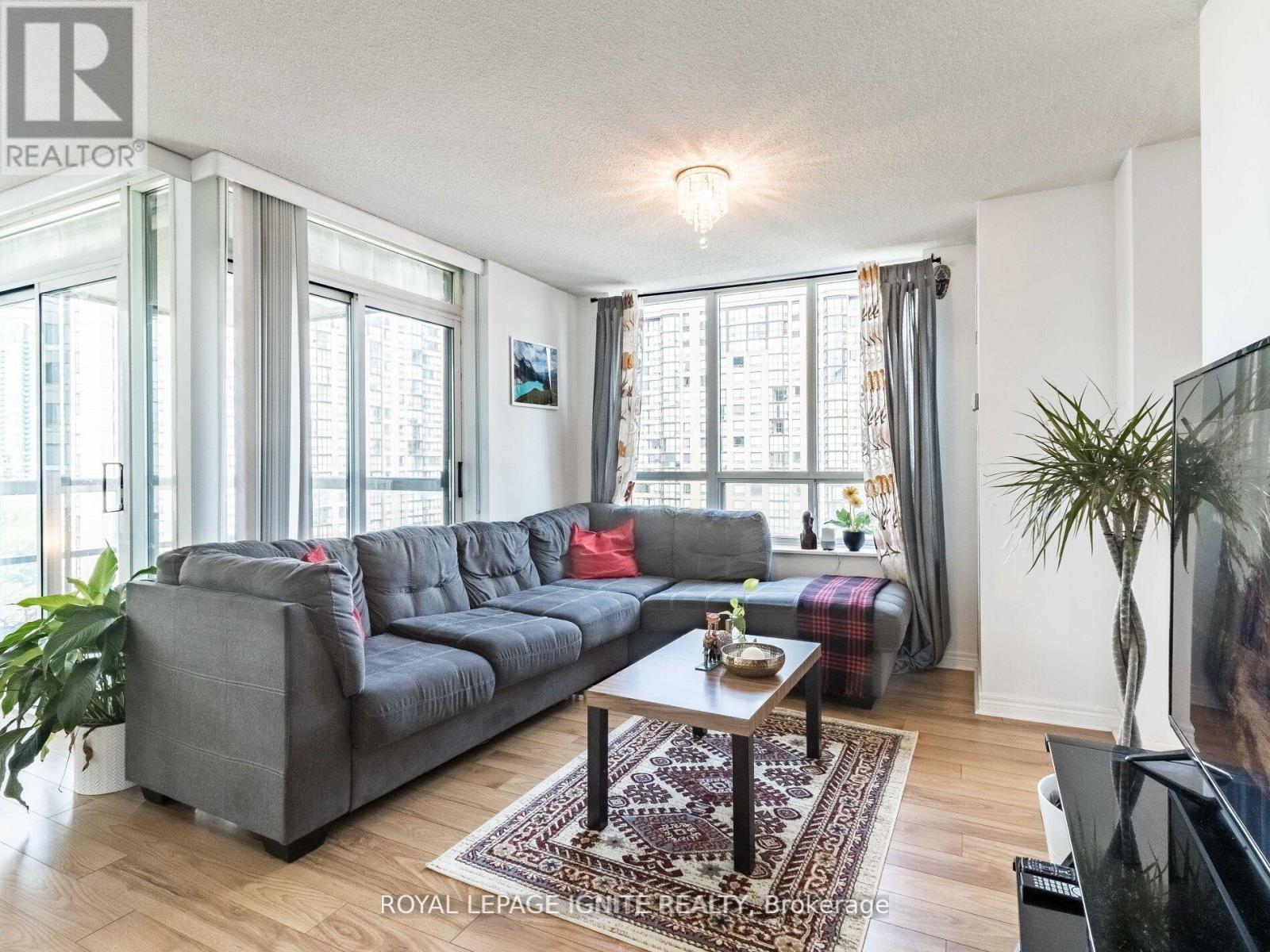 1711 - 156 Enfield Place, Mississauga, Ontario  L5B 4L8 - Photo 6 - W12017526