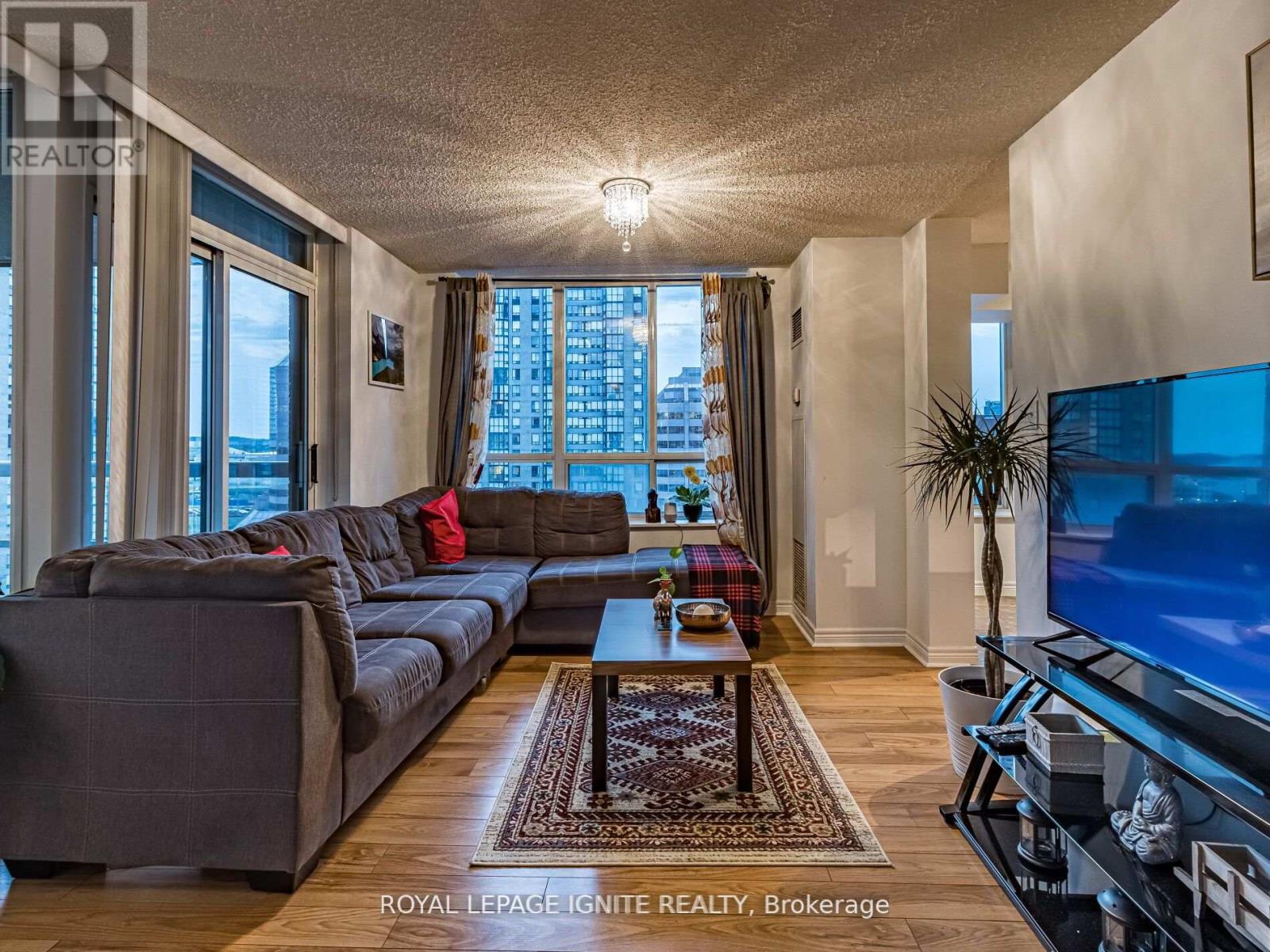 1711 - 156 Enfield Place, Mississauga, Ontario  L5B 4L8 - Photo 9 - W12017526