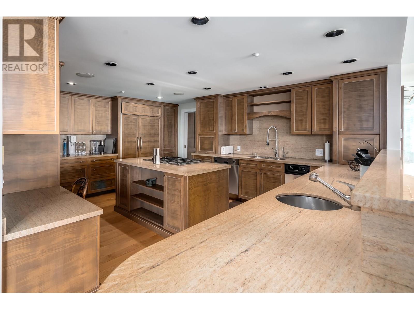 Ph13 1717 Bayshore Drive, Vancouver, British Columbia  V6G 3H3 - Photo 13 - R2977472