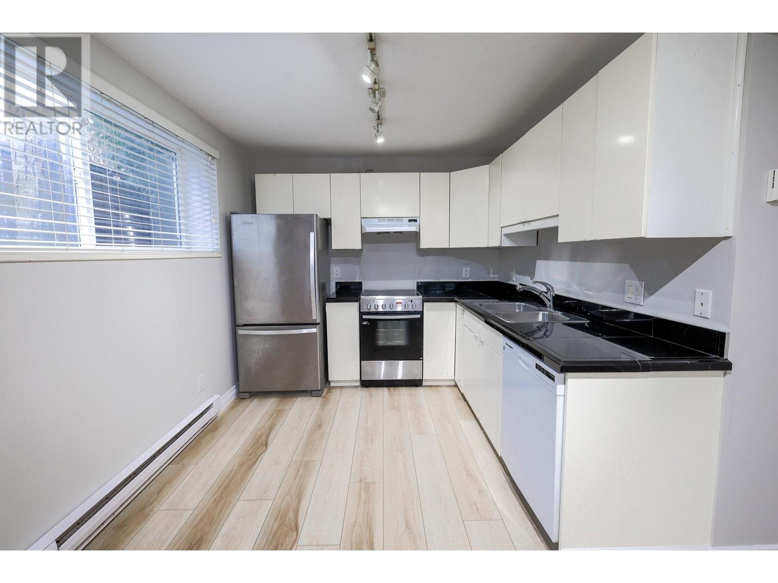 1140 Yarmouth Street, Port Coquitlam, British Columbia  V3C 5V9 - Photo 14 - R2977466