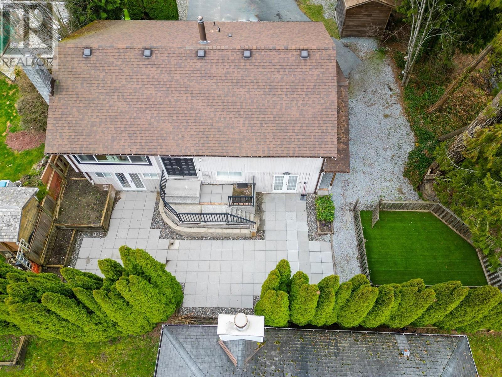 1140 Yarmouth Street, Port Coquitlam, British Columbia  V3C 5V9 - Photo 2 - R2977466