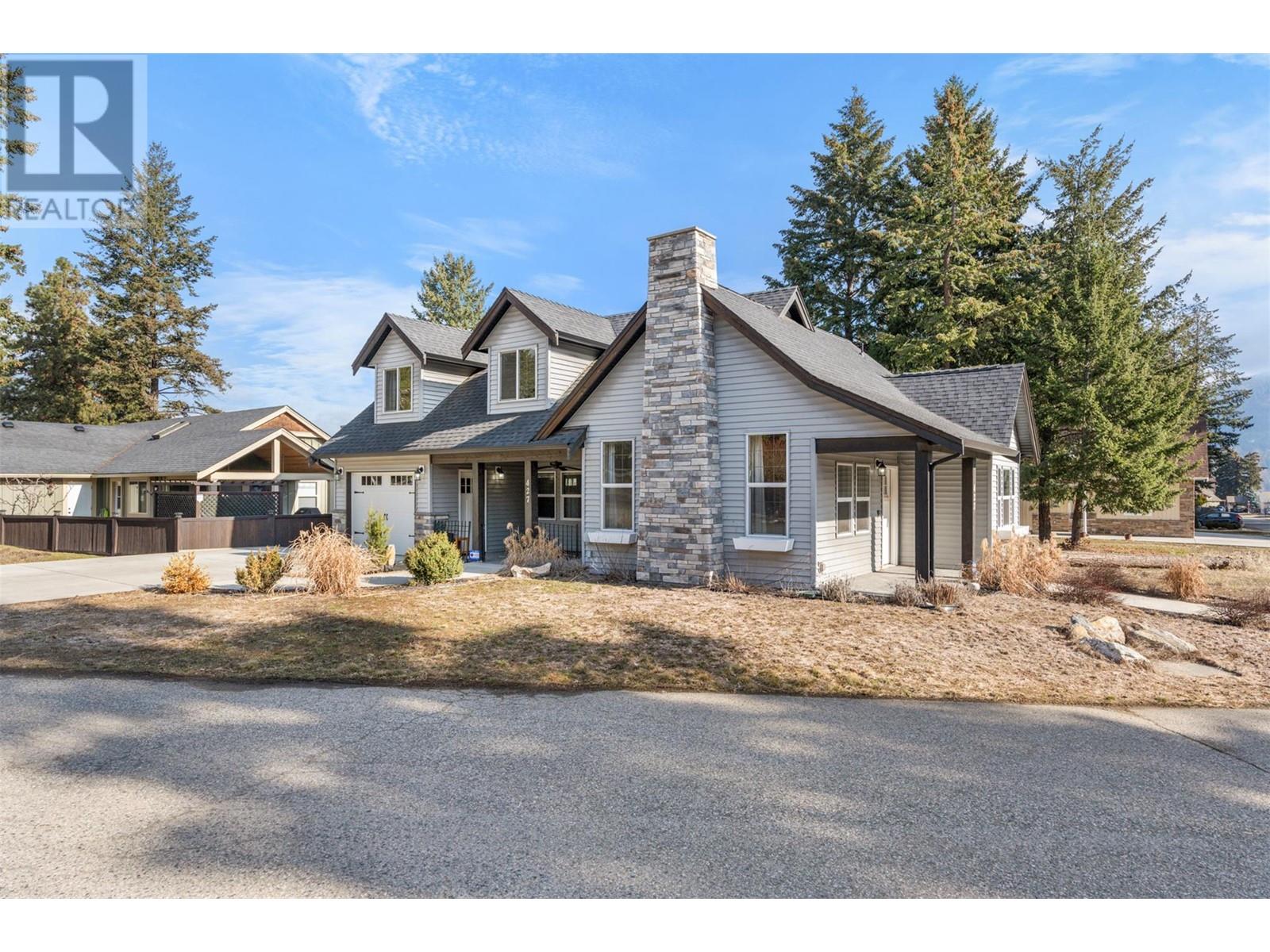 Property at 427 Hummingbird Avenue image 4