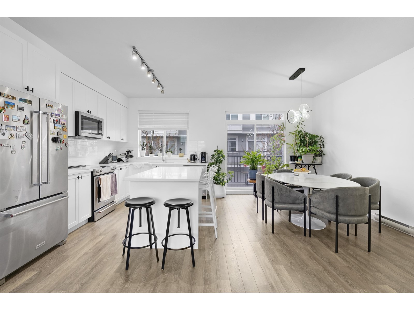 18 15489 99A AVENUE, Surrey, British Columbia
