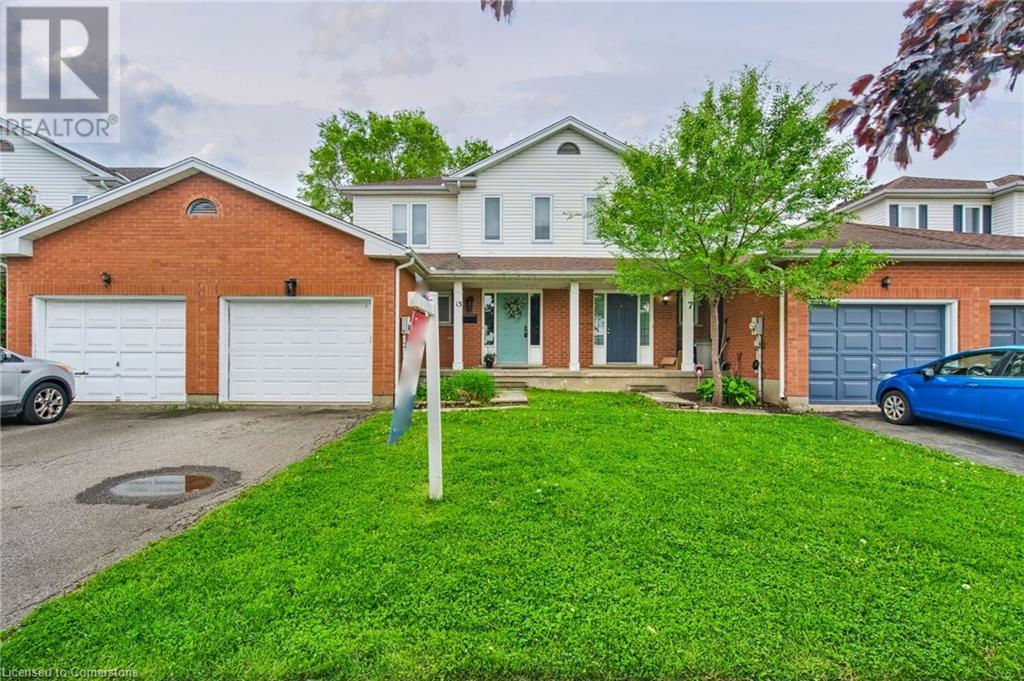 Property at 13 DEVINE Crescent image 3