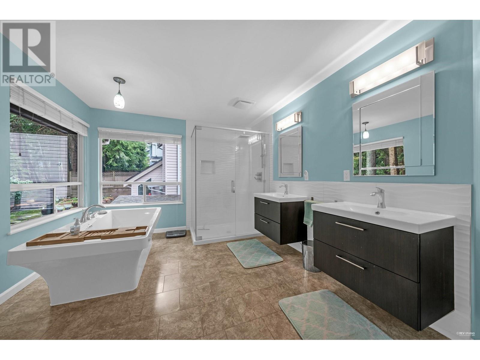 2914 Valleyvista Drive, Coquitlam, British Columbia  V3E 2P3 - Photo 21 - R2977473