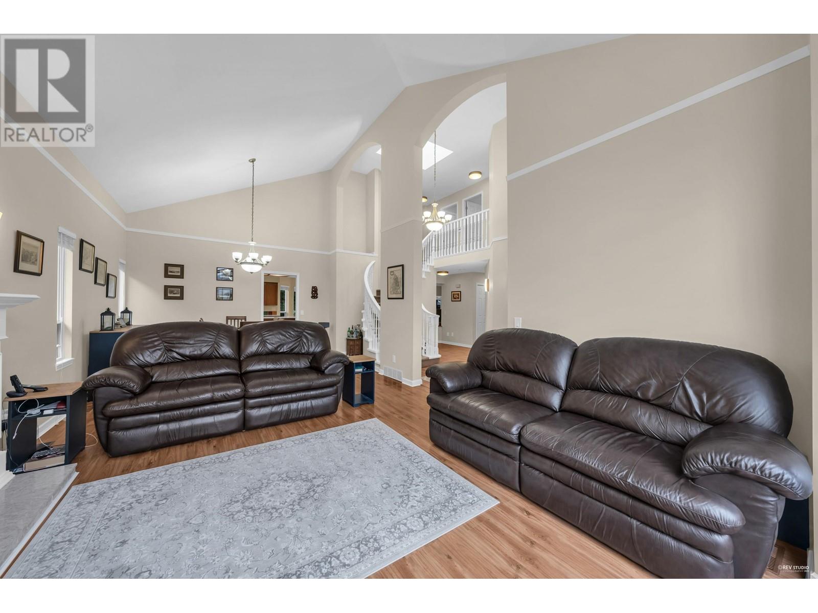 2914 Valleyvista Drive, Coquitlam, British Columbia  V3E 2P3 - Photo 5 - R2977473