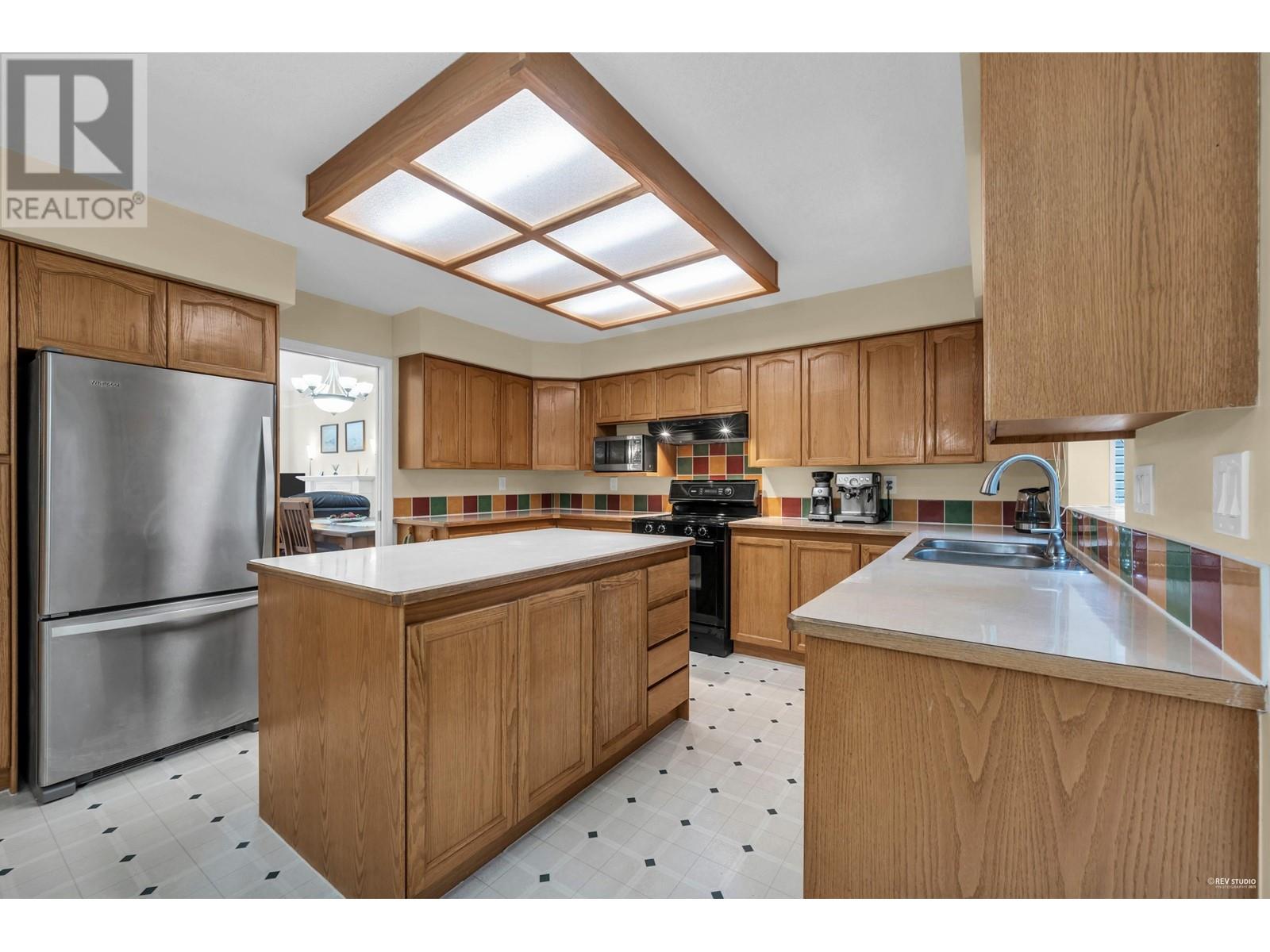 2914 Valleyvista Drive, Coquitlam, British Columbia  V3E 2P3 - Photo 12 - R2977473