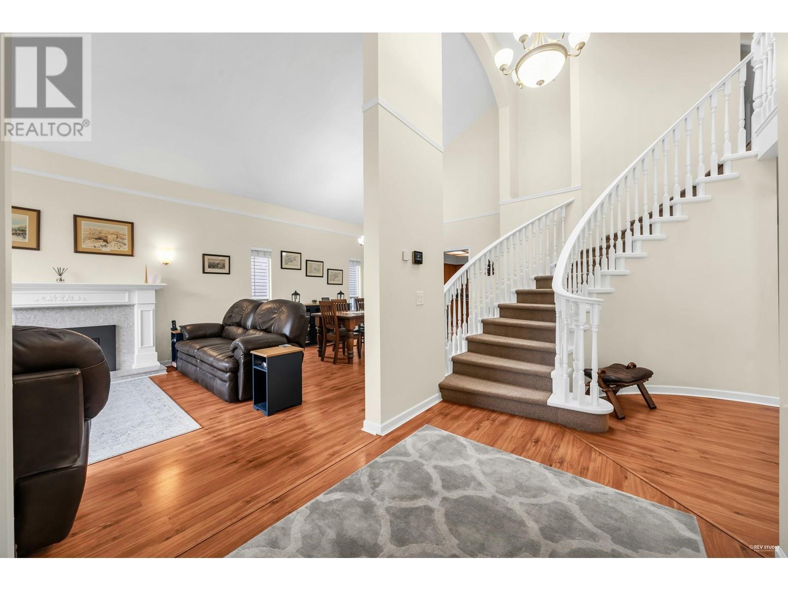 2914 Valleyvista Drive, Coquitlam, British Columbia  V3E 2P3 - Photo 8 - R2977473