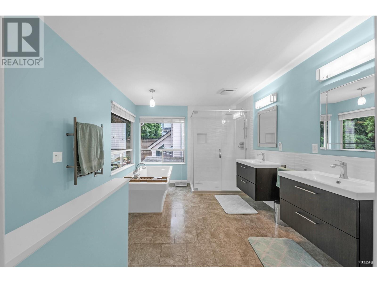 2914 Valleyvista Drive, Coquitlam, British Columbia  V3E 2P3 - Photo 20 - R2977473