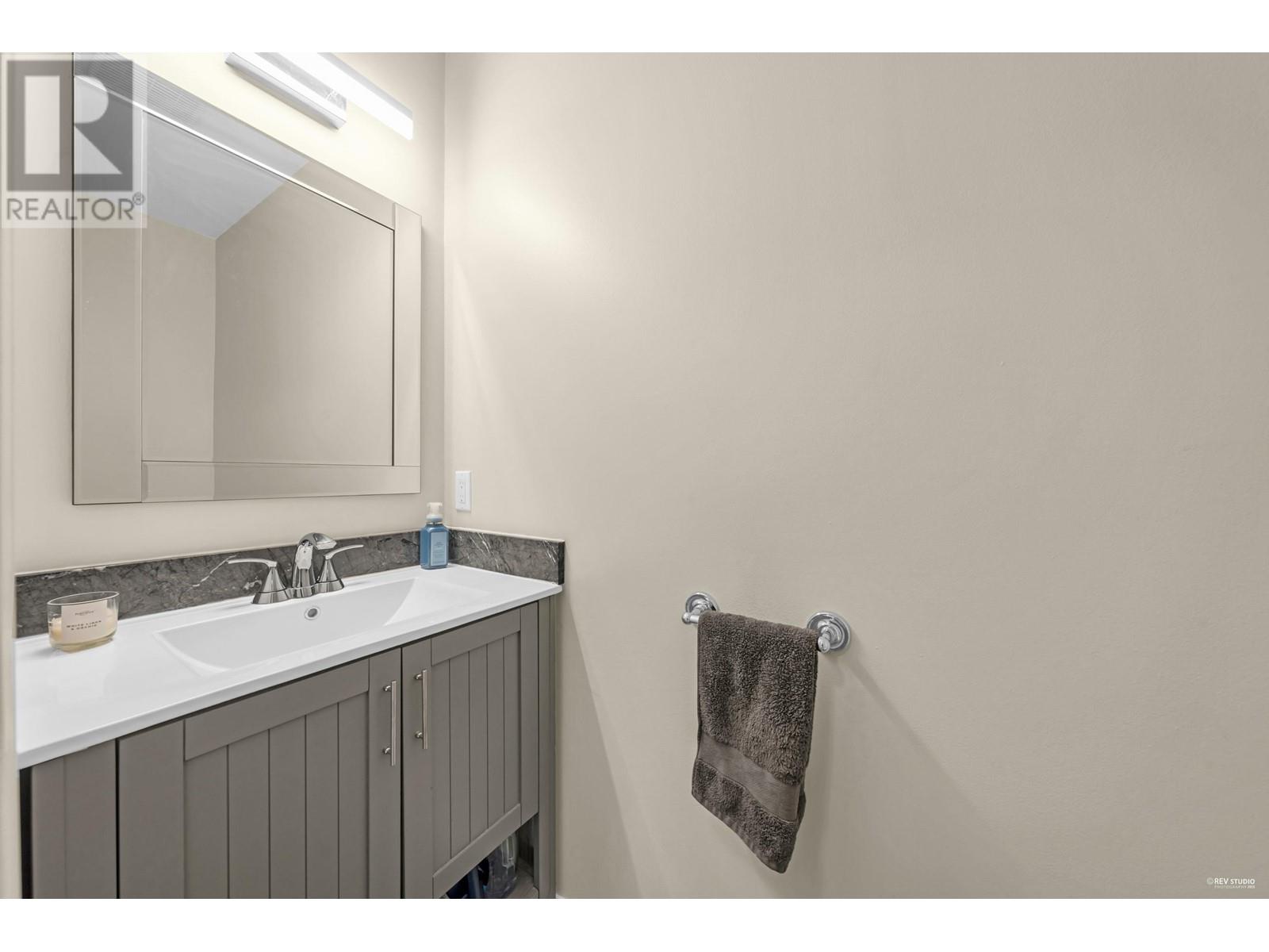 2914 Valleyvista Drive, Coquitlam, British Columbia  V3E 2P3 - Photo 9 - R2977473