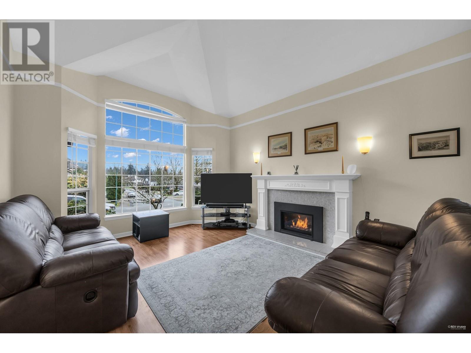 2914 Valleyvista Drive, Coquitlam, British Columbia  V3E 2P3 - Photo 3 - R2977473