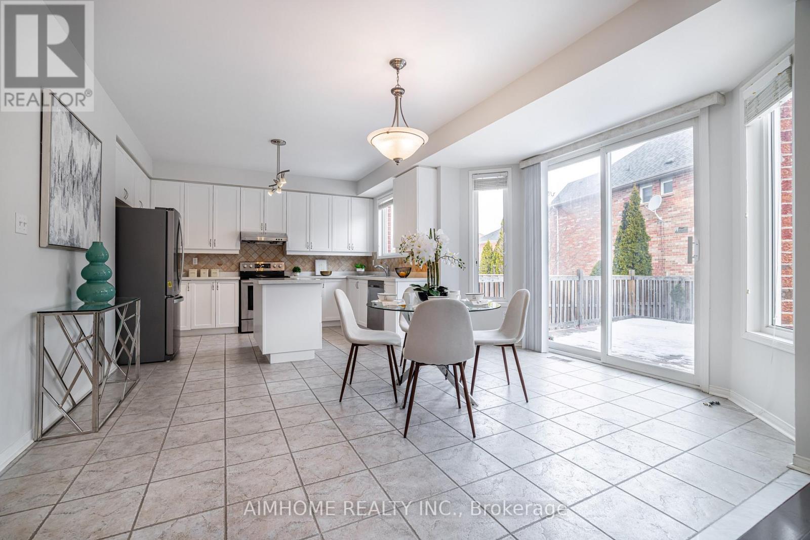 47 Golden Meadow Drive, Markham, Ontario  L6E 1E4 - Photo 8 - N12017573
