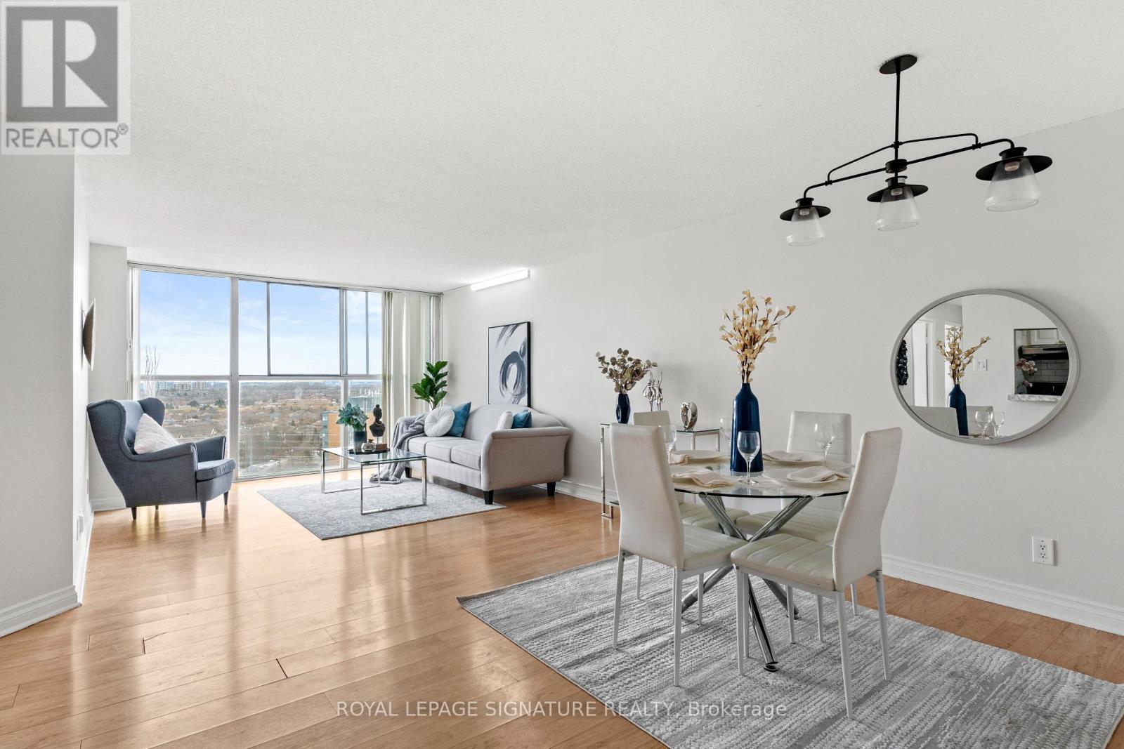 Property at 1218 - 35 TRAILWOOD DRIVE image 4