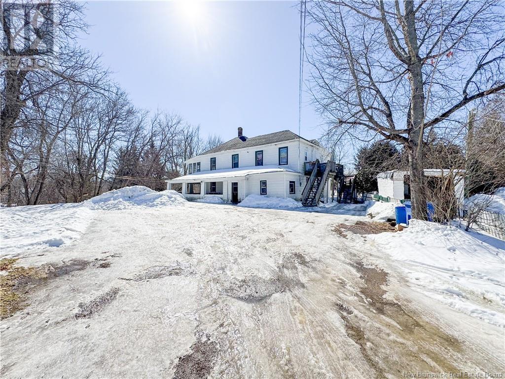 103 King Street South, Woodstock, New Brunswick  E7M 1Z9 - Photo 3 - NB113942