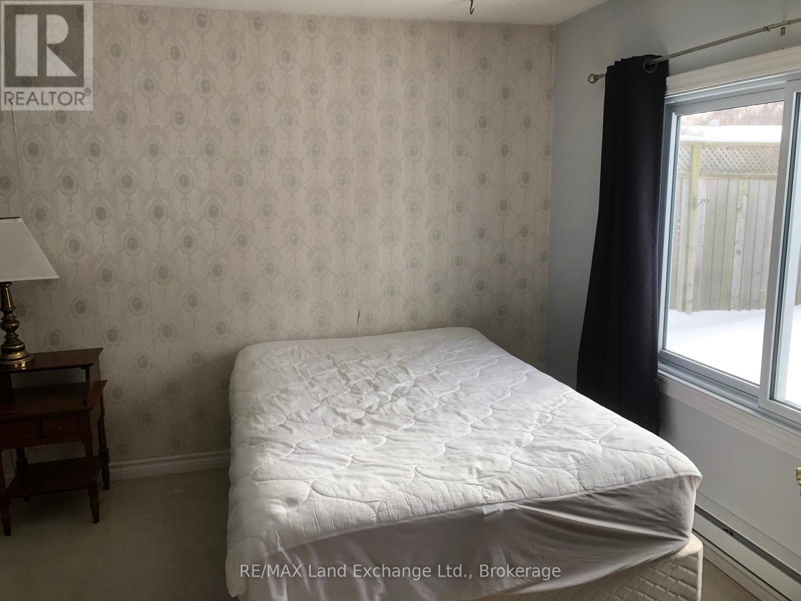 188 Broadway Street, Kincardine, Ontario  N2Z 2X9 - Photo 11 - X11961529