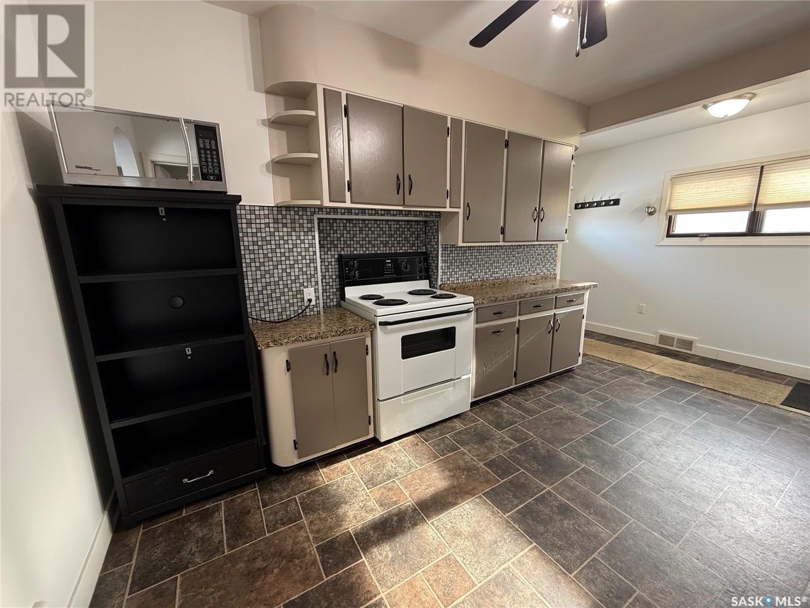 1706 Third Street, Estevan, Saskatchewan  S4A 0S9 - Photo 8 - SK998790