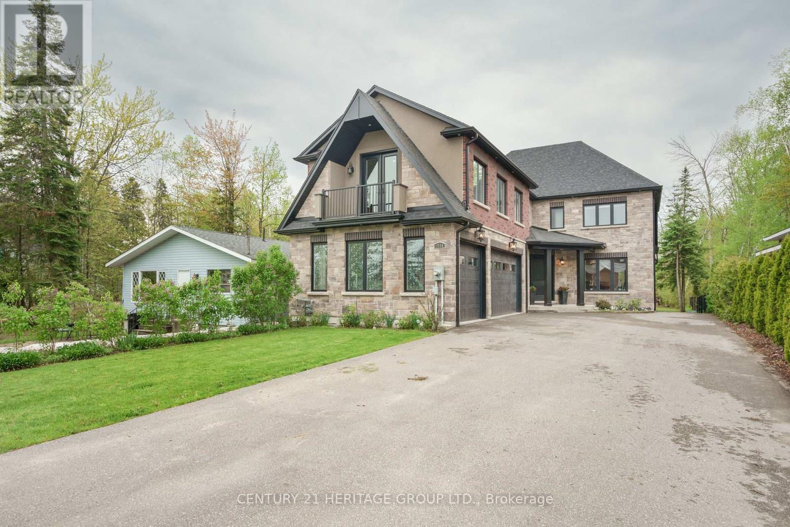 1894 Simcoe Boulevard, Innisfil, Ontario  L9S 4N4 - Photo 2 - N12017699