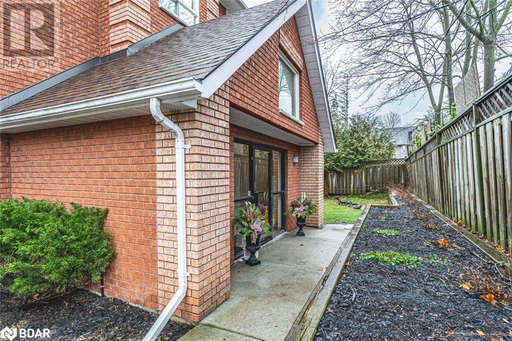131 Clapperton Street Unit# 303, Barrie, Ontario  L4M 3G3 - Photo 3 - 40706342