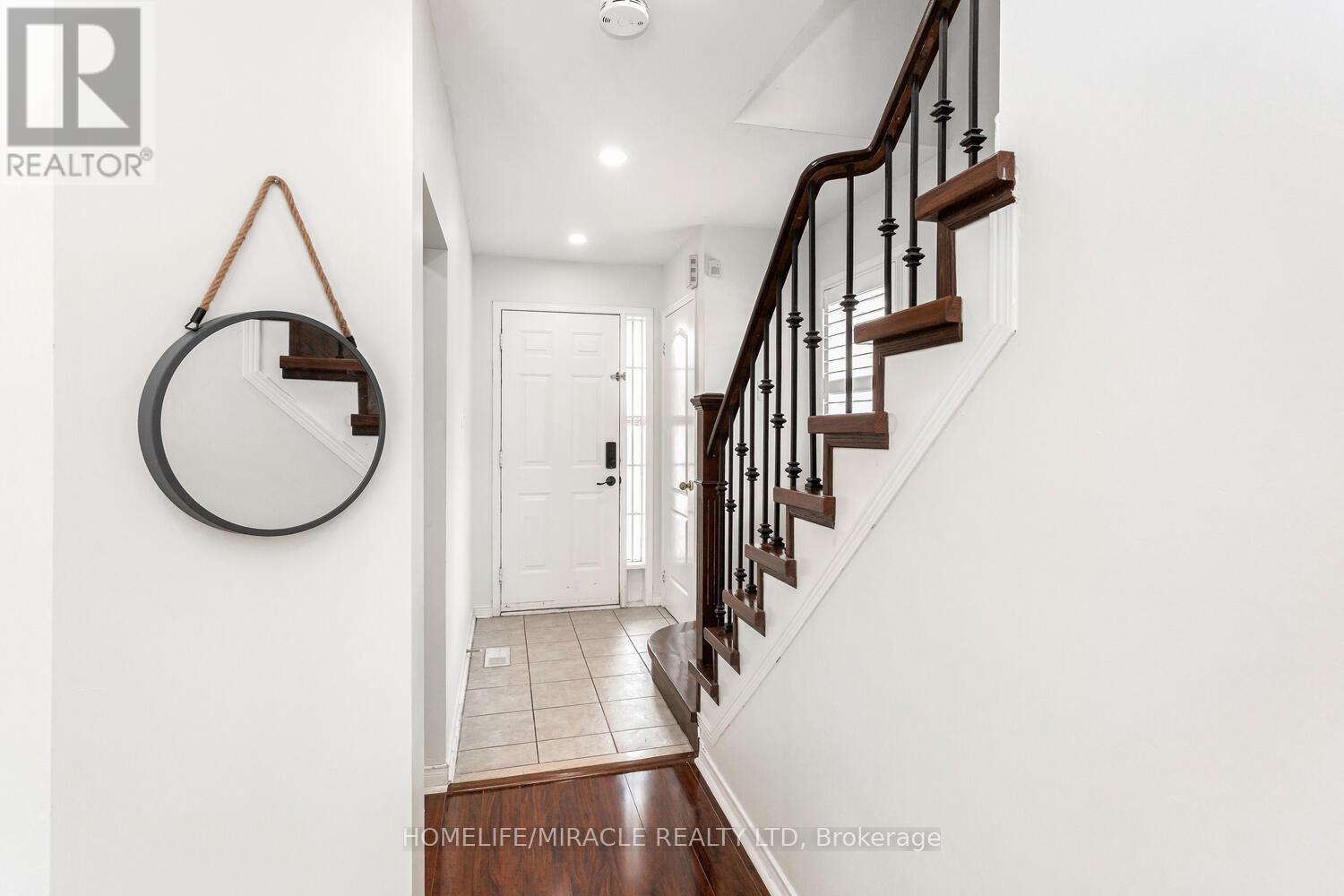 Property at 44 NEEDLEWOOD LANE image 4