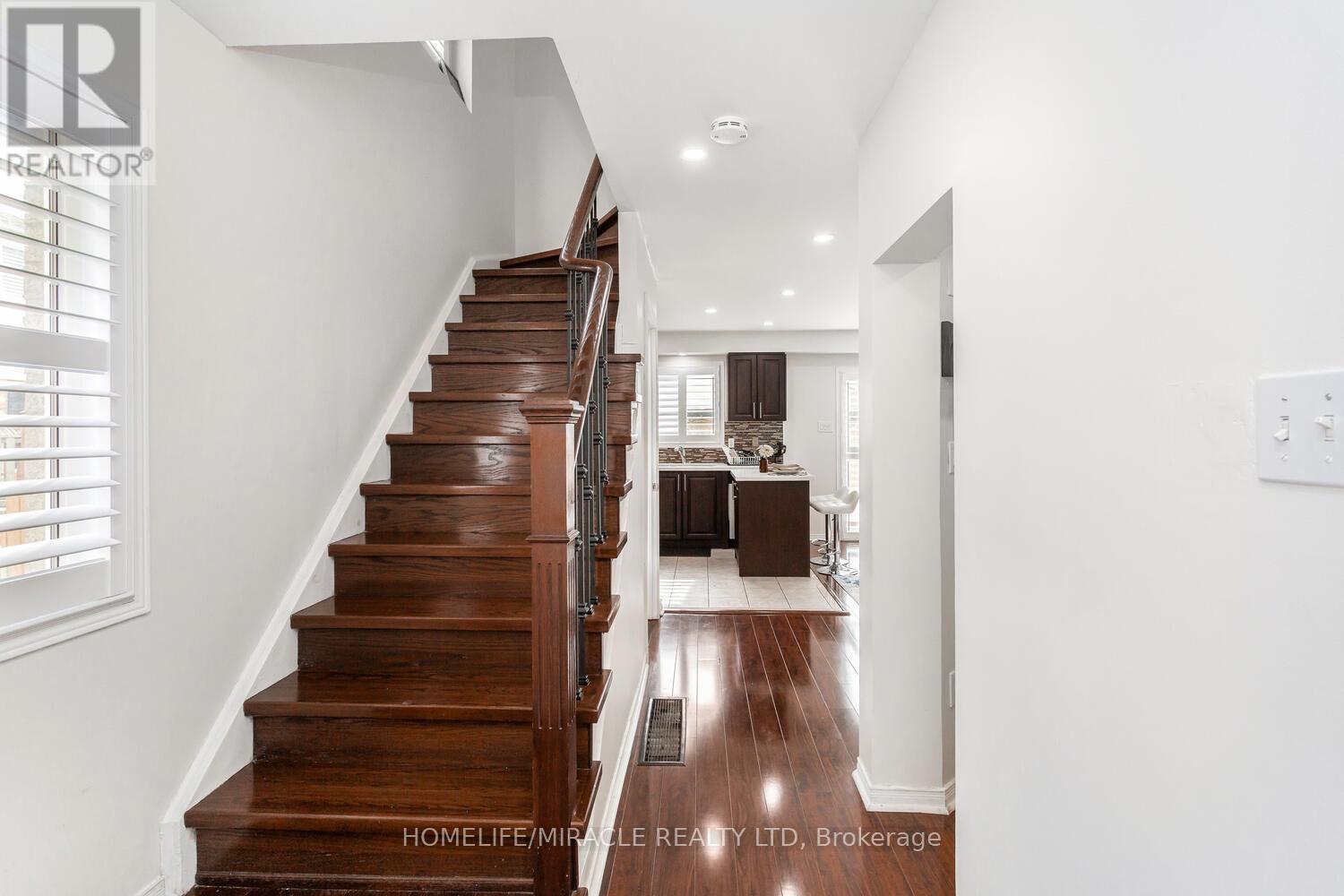 Property at 44 NEEDLEWOOD LANE image 5