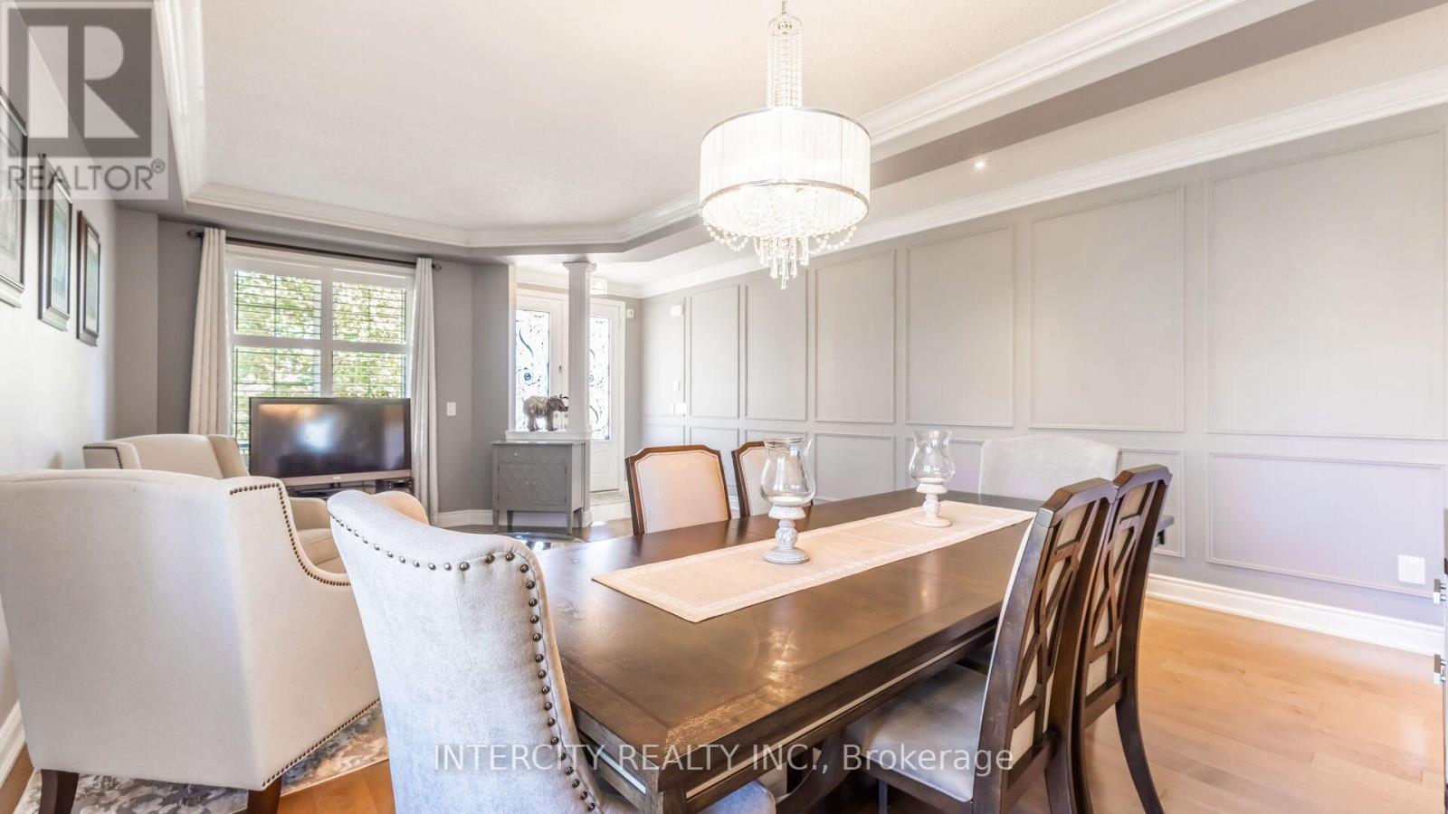 Property at 58 BANSBURY CIRCLE image 5