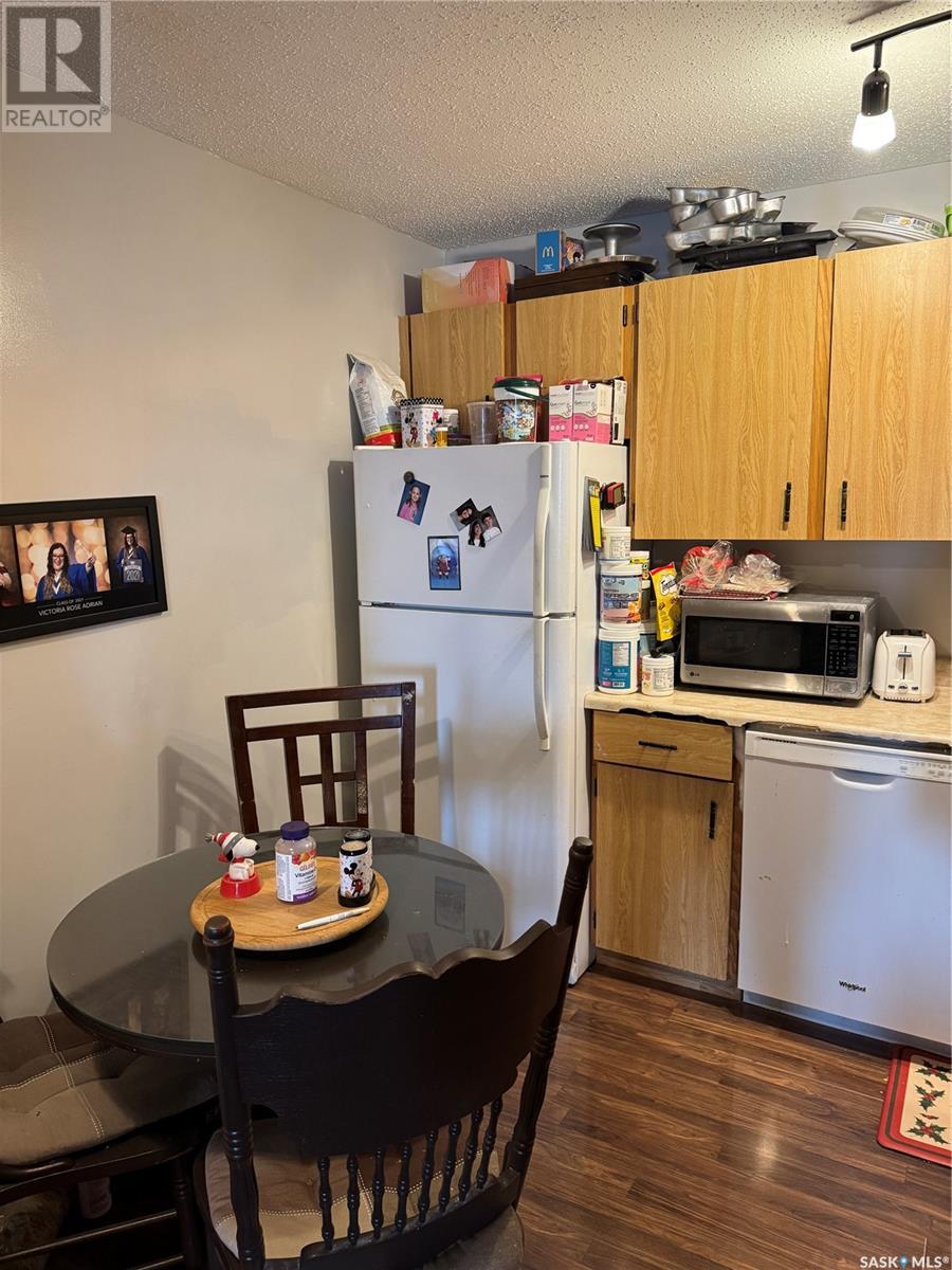 Property at 517 2406 HESELTINE ROAD image 2