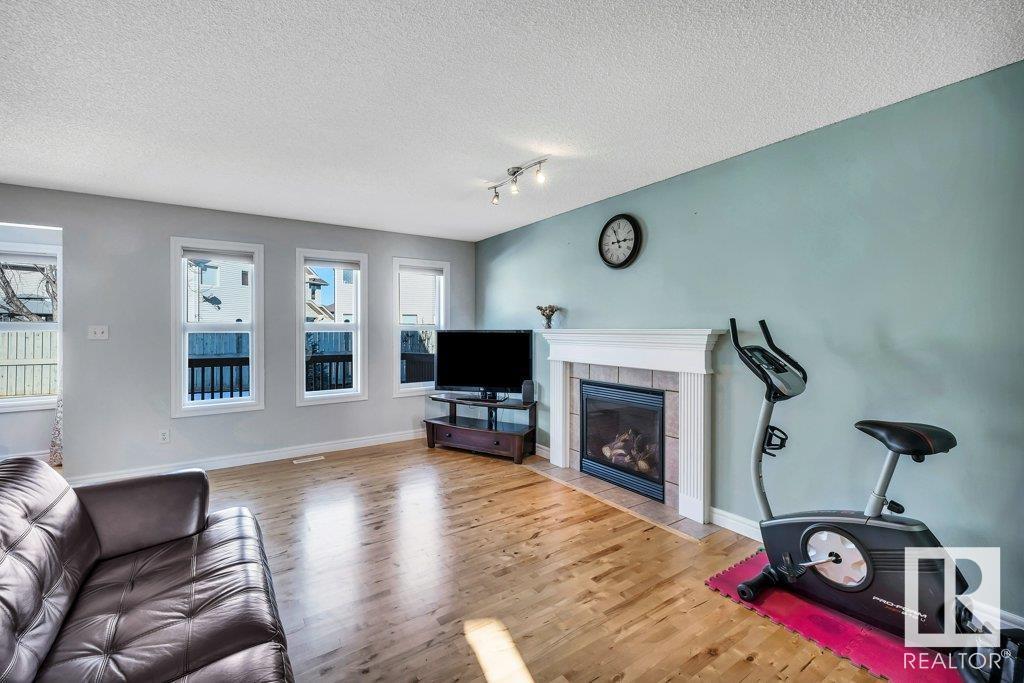 Property at 984 RUTHERFORD RD SW image 3