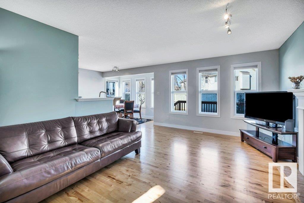 Property at 984 RUTHERFORD RD SW image 4