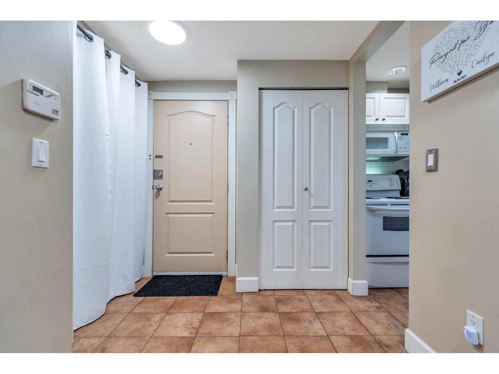 409 14377 103 Avenue, Surrey, British Columbia  V3T 5V5 - Photo 4 - R2977277