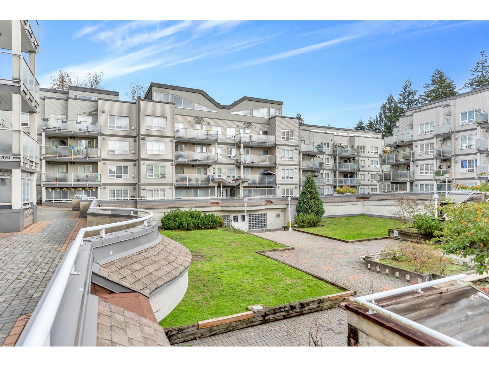 409 14377 103 Avenue, Surrey, British Columbia  V3T 5V5 - Photo 3 - R2977277