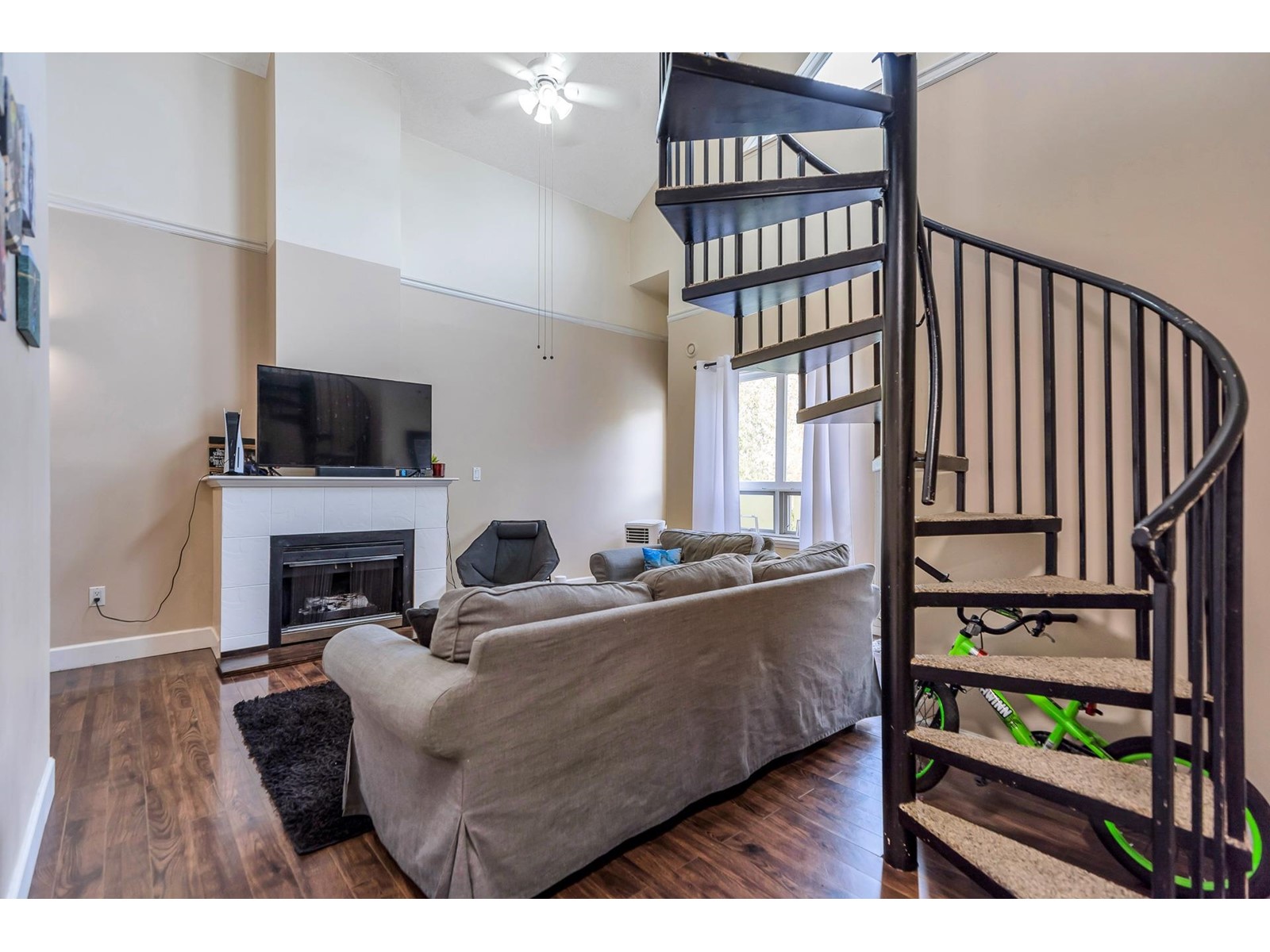 409 14377 103 Avenue, Surrey, British Columbia  V3T 5V5 - Photo 6 - R2977277