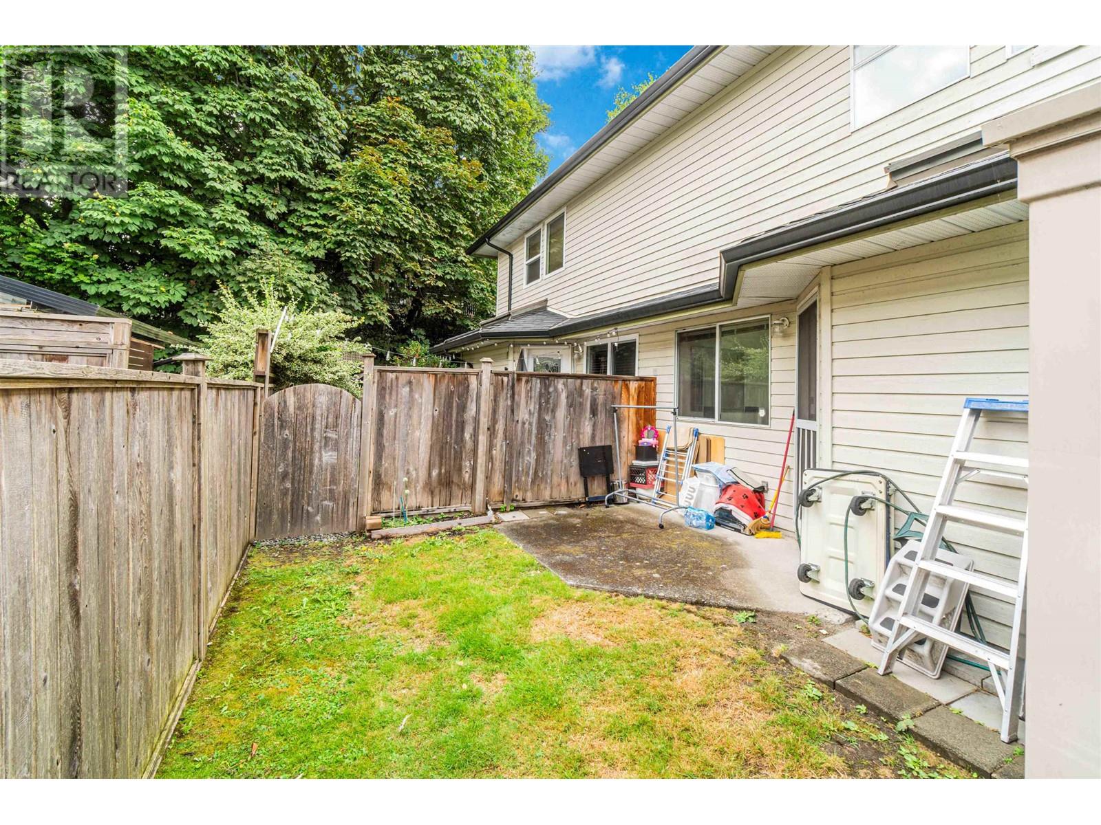 Property at 4 7131 GARDEN CITY ROAD image 1
