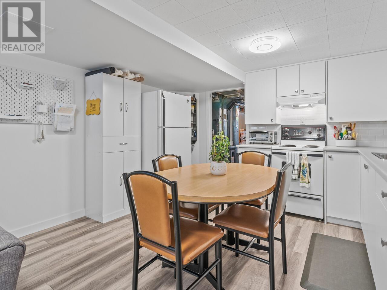 827 Quadling Avenue, Coquitlam, British Columbia  V3K 2A3 - Photo 28 - R2977290